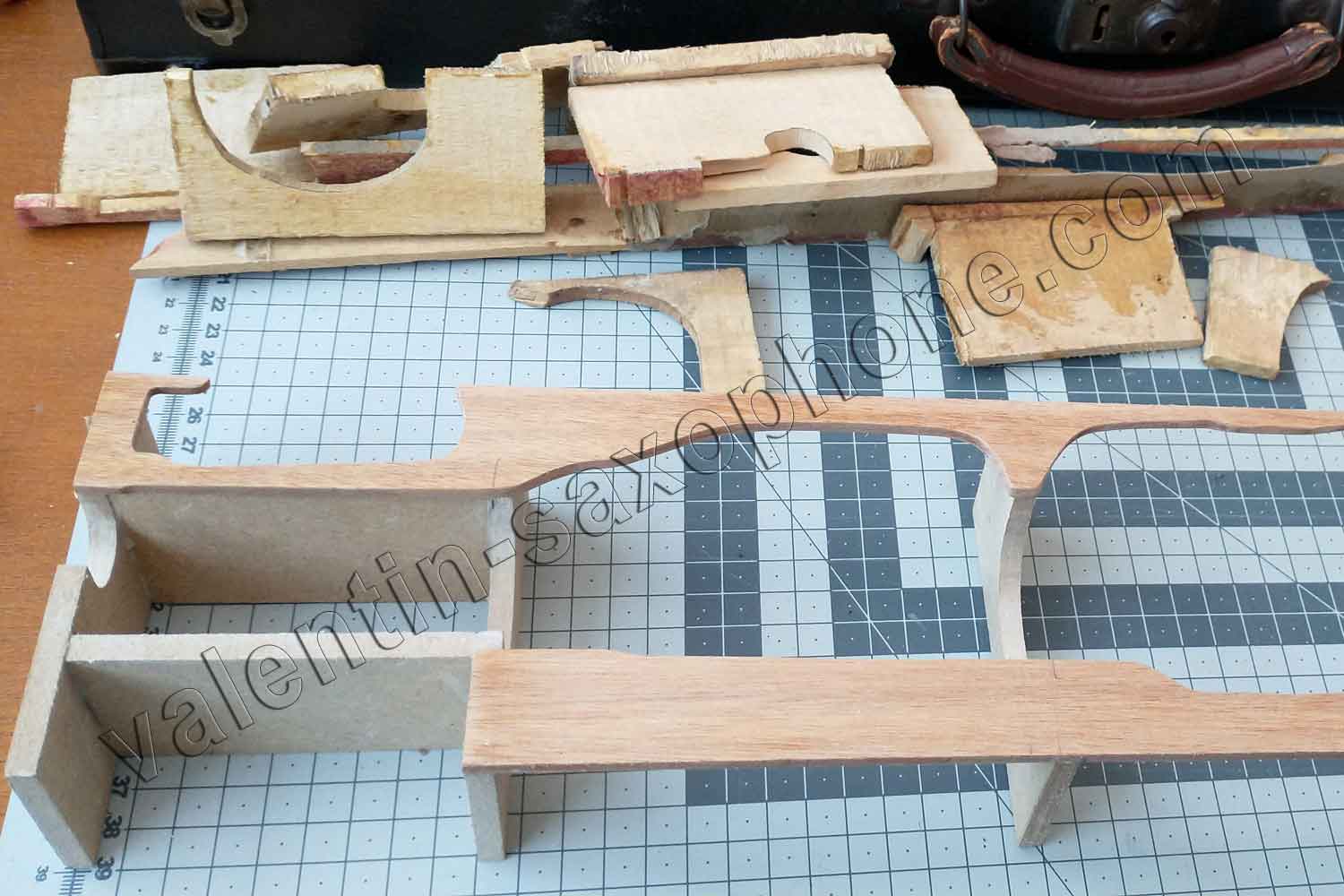 La_sructure_est_compos�e_de_nervures_en_contreplaqu�